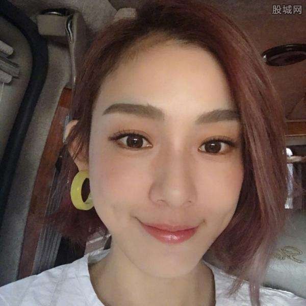 中国哪些明星是双性恋