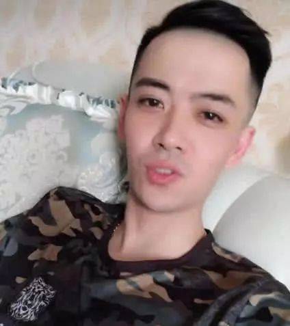 快手网红装有钱_快手网红八卦最新浩南-_狗老师装有钱案例